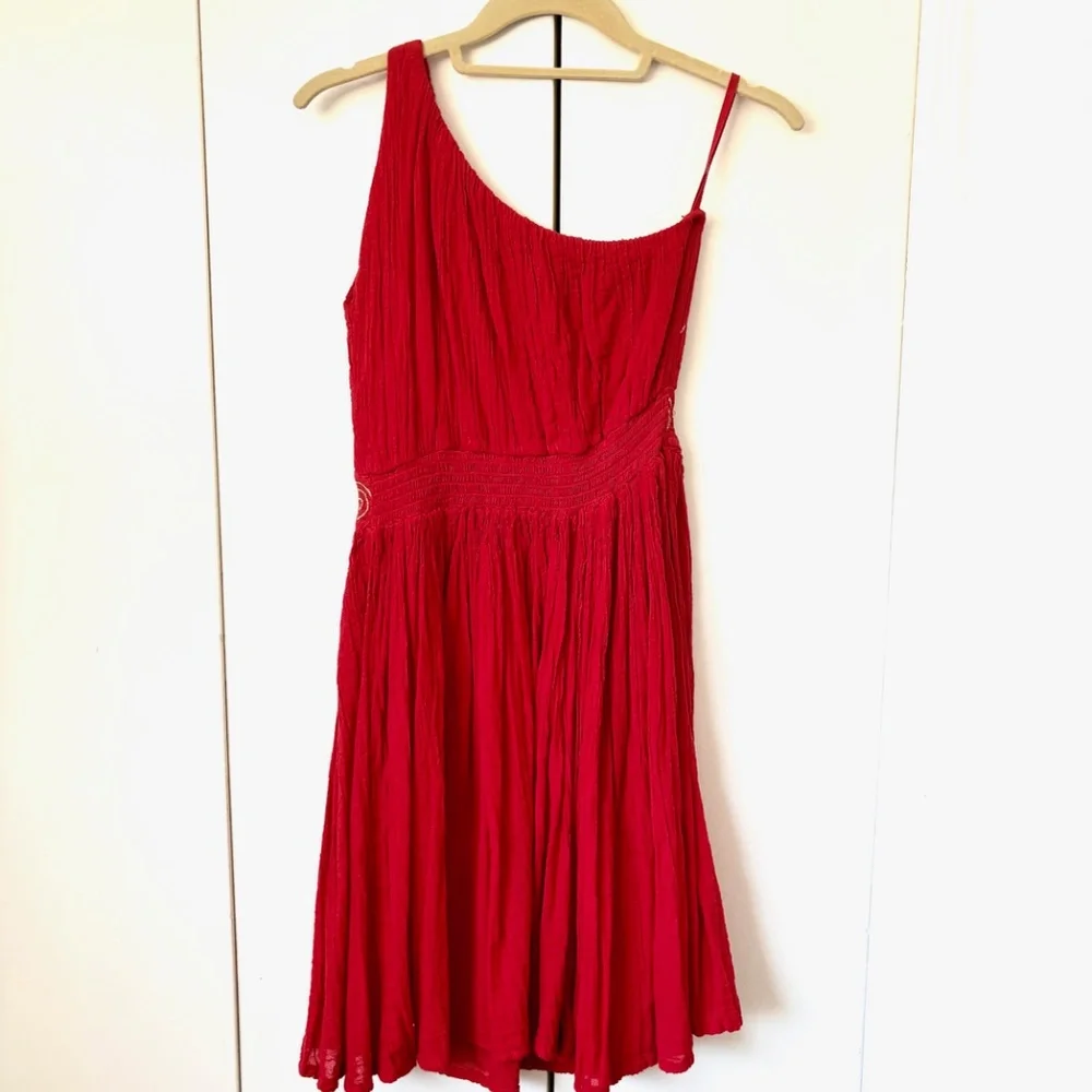 Super cute Grecian summer red cotton gauze one shoulder dress - Picture 3 of 5